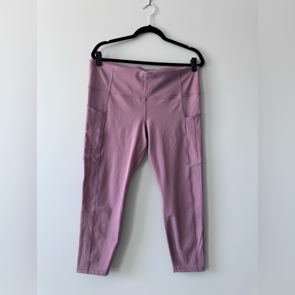 Athleta Maive Ultimate Stash 7/8 Tight